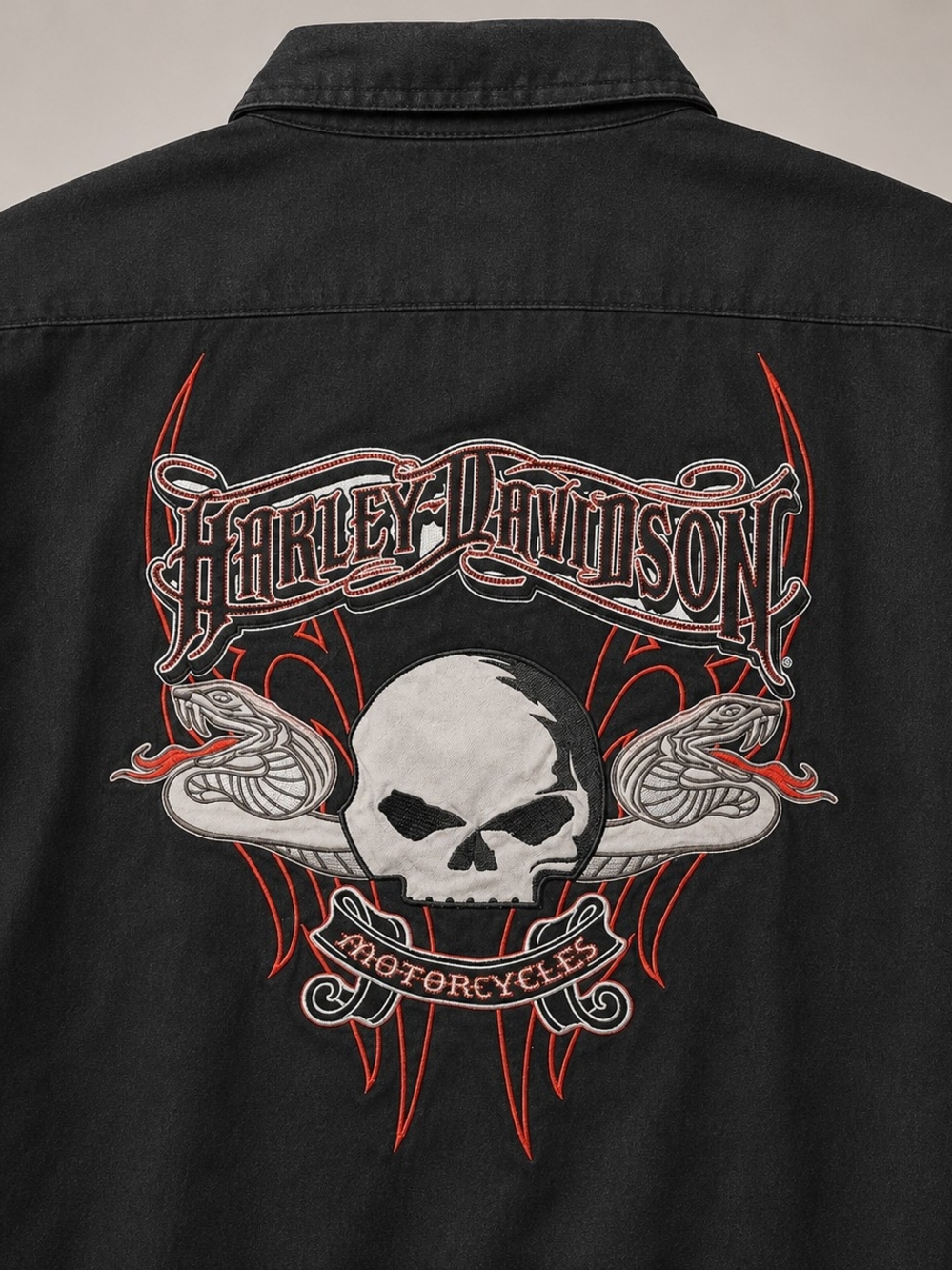 Harley Davidson Y2K Skull Snakes Embroidered Black Shirt Men’s L
